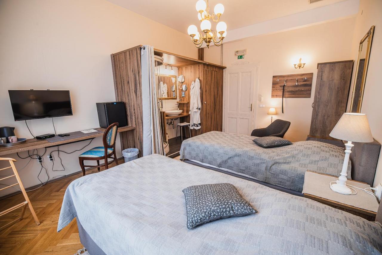 Guest House Veronika Kocevje Bagian luar foto